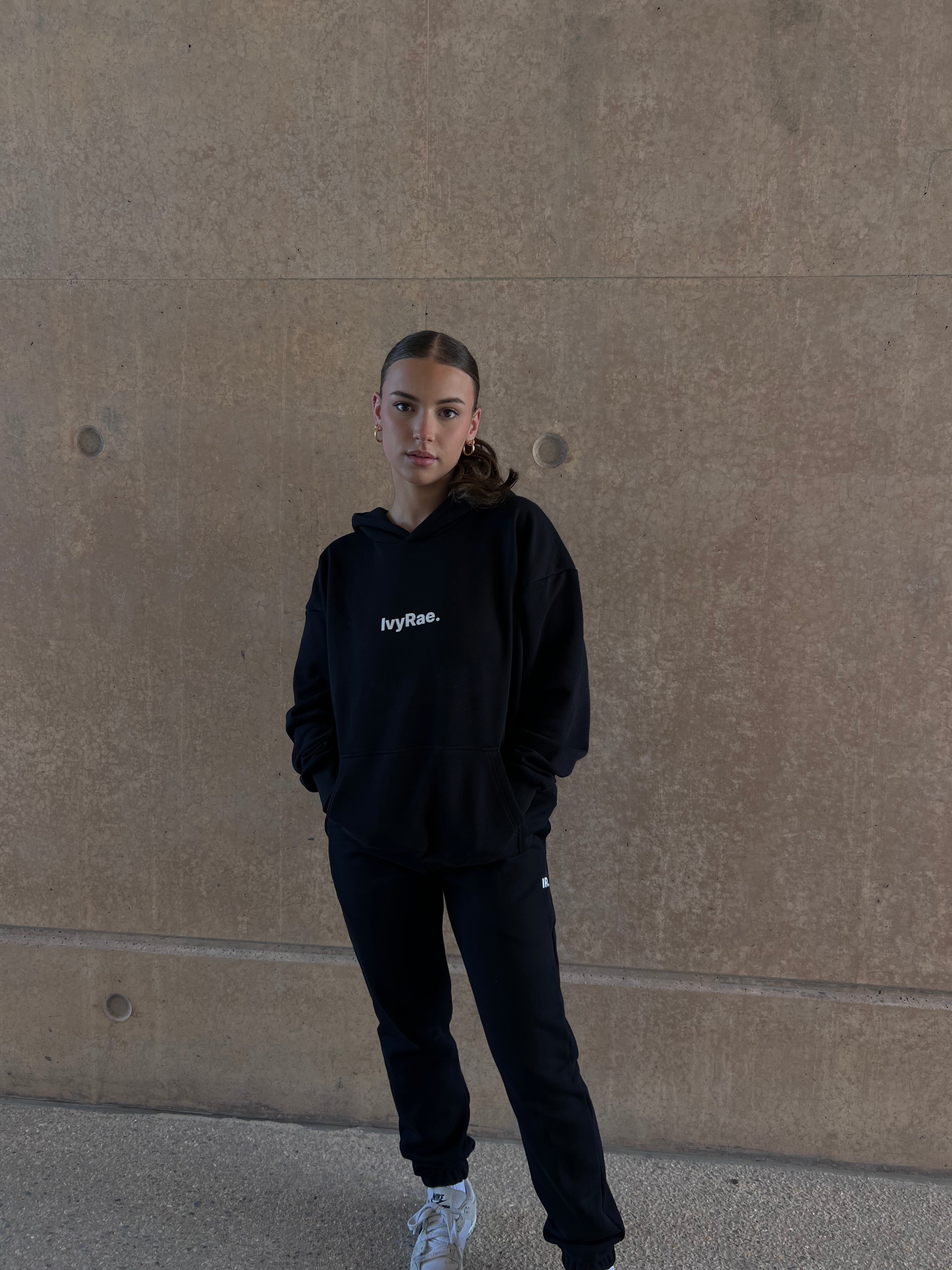 BOX HOODIE - Black